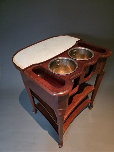 Transitional refreshment table. Canabas.