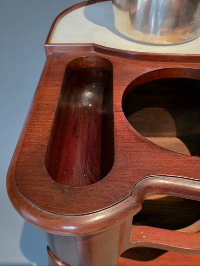 Transitional refreshment table. Canabas.