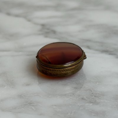 Pendentif en agate de forme ovale fin XIXe