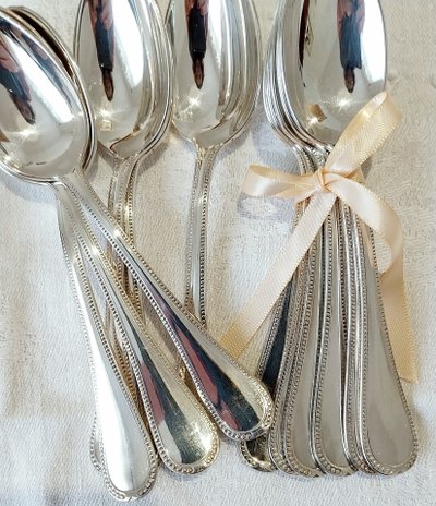 12 Dessertlöffel aus versilbertem Metall, Modell "Perle".