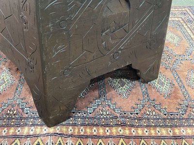 Cassapanca asiatica in teak e canfora XX secolo