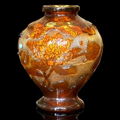 Vase Gallé mit Cabochons mit Seerosendekor circa 1905