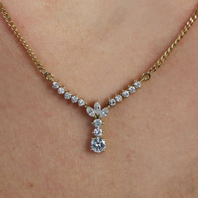 Halskette aus Gelbgold und Diamanten