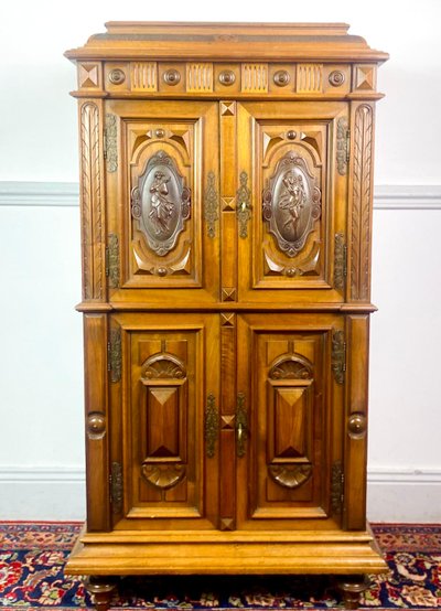 Holland & Sons- cabinet anglais sculptée - Style Renaissance  - XIXeme siecle