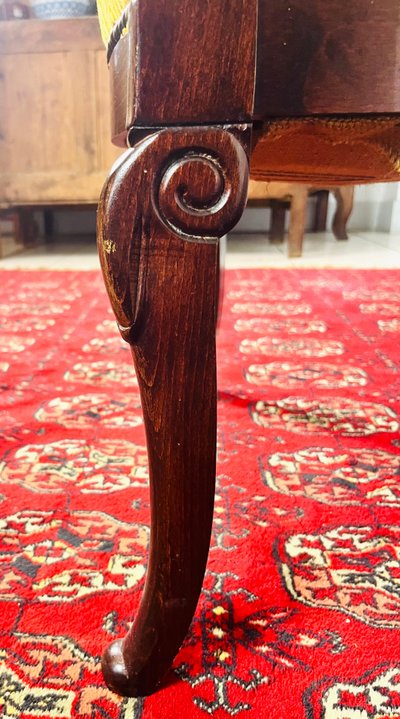 Fauteuil en bois sculpté avec velours jaune - Epoque Restauration - France