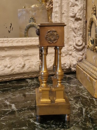 Bronze-Uhr mit Hahnwerk 18. Jh. S