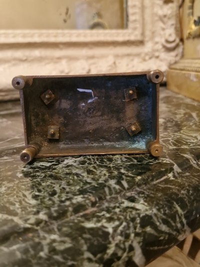 Bronze-Uhr mit Hahnwerk 18. Jh. S