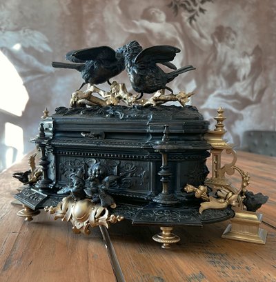 Napoleon III jewelry box in gilt bronze and bronze signed Jules Moigniez