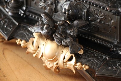Napoleon III jewelry box in gilt bronze and bronze signed Jules Moigniez