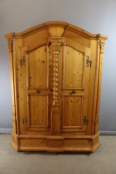 XXth century pine armoire