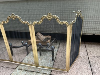 Large antique brass fire screen from the 19th century