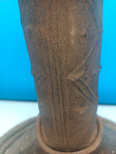 Composite anthropomorphic reliquary with basket, made of wood, metal and fibers, attributed to the Kota group (Gabon)