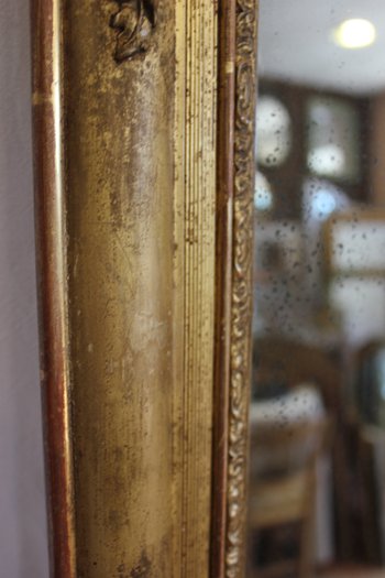 Refined and refined molding for this pair of Napoleon III beaded medallions, original gold leaf finish. Can be placed in both directions.  Reference: Demeter