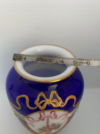 DOUBLE LAYER VASE IN OPALINE OF SAINT LOUIS