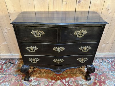 Commode portugaise en bois noirci