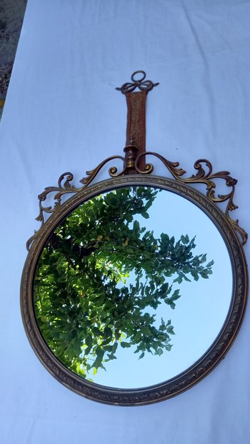 Round wall mirror in the Louis XV style (19th century)