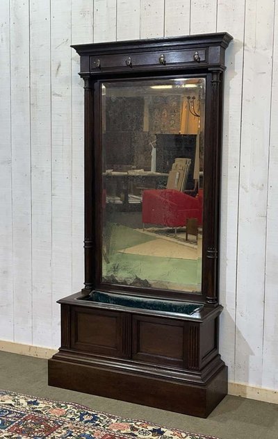 Armadio in rovere di fine Ottocento con fioriera