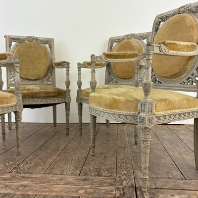 Suite of 4 Louis XVI chairs