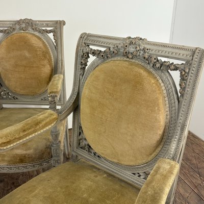 Suite of 4 Louis XVI chairs