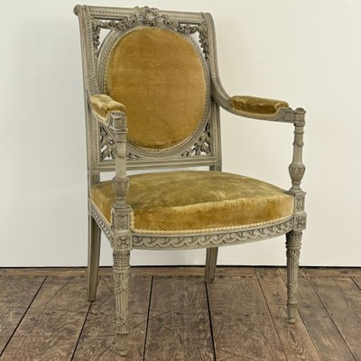 Suite of 4 Louis XVI chairs