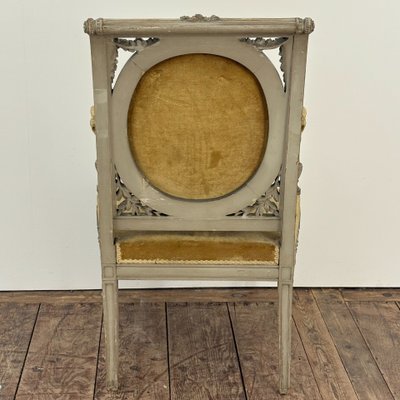 Suite of 4 Louis XVI chairs