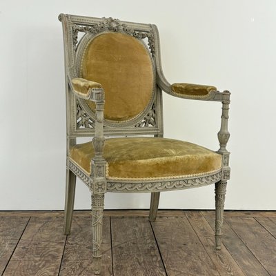 Suite of 4 Louis XVI chairs