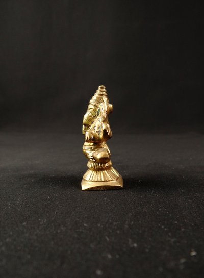Sculpture Dieu Ganesh assis en bronze doré idole miniature ciselée