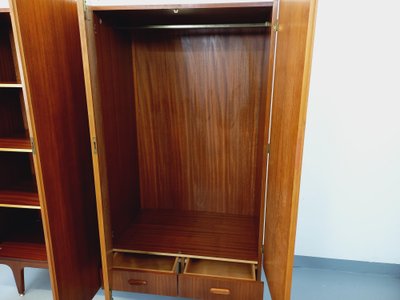 Armadio vintage in teak in stile scandinavo degli anni '60