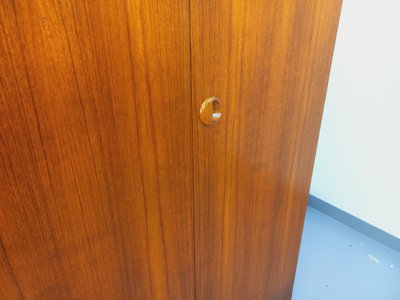 Armadio vintage in teak in stile scandinavo degli anni '60