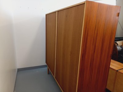 Armadio vintage in teak in stile scandinavo degli anni '60