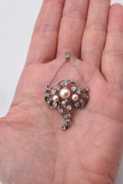 Ancien pendentif Belle Époque 1900 argent perles et strass 