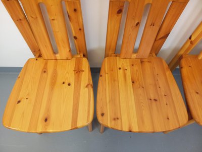 Set of 4 vintage pine chairs from the 70s/80s