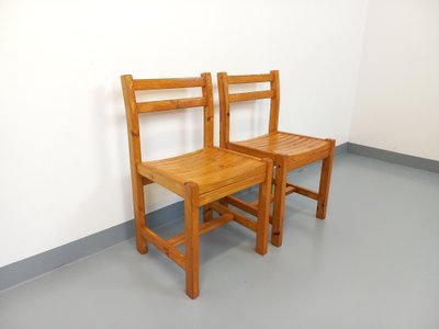 Pair of vintage pine chairs from the 1970s