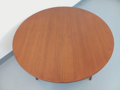 Large vintage Scandinavian round coffee table Smorrebrod by Arne Vodder extendable
