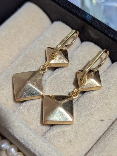 Orecchini pendenti in oro 18k e granati di Perpignan, 6,41 g CIRCA 2000