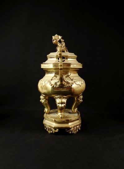 Brûle encens Chinois en bronze doré à décor de Chien de Fô période Qing XIXème