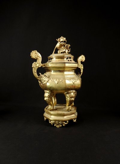 Brûle encens Chinois en bronze doré à décor de Chien de Fô période Qing XIXème