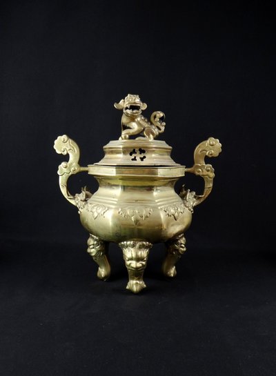 Brûle encens Chinois en bronze doré à décor de Chien de Fô période Qing XIXème