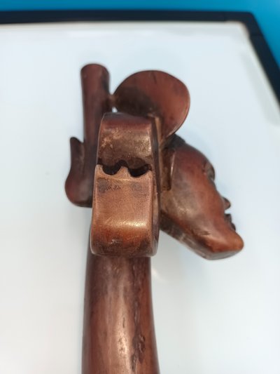 Cuillère anthropomorphe Guro, Centre-Ouest de la Côte d’Ivoire, première moitié du XXᵉ siècle. 