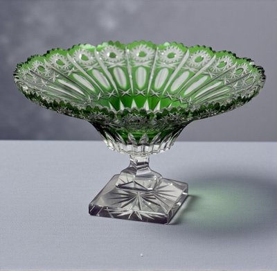 ROUND CUP ON GREEN PEDESTAL IN HAND-HEWN BOHEMIAN CRYSTAL