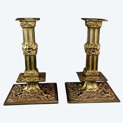 Angleterre - Paire de flambeaux à la financière en bronze doré