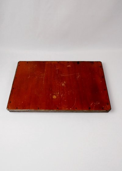 Vassoio da portata Art Déco in legno e peltro martellato, circa 1910