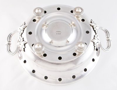 CHRISTOFLE – Chauffe-plat couvert en métal argenté, Paris c. 1870-1880