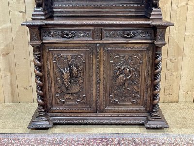Zweiteiliges Renaissance-Buffet mit Jagd- und Fischereithema