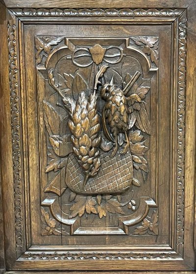 Zweiteiliges Renaissance-Buffet mit Jagd- und Fischereithema