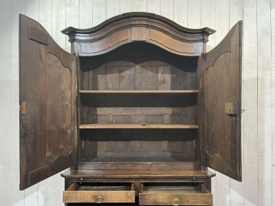 Credenza a due ante in rovere e castagno, lavorazione bretone della fine del XVIII secolo