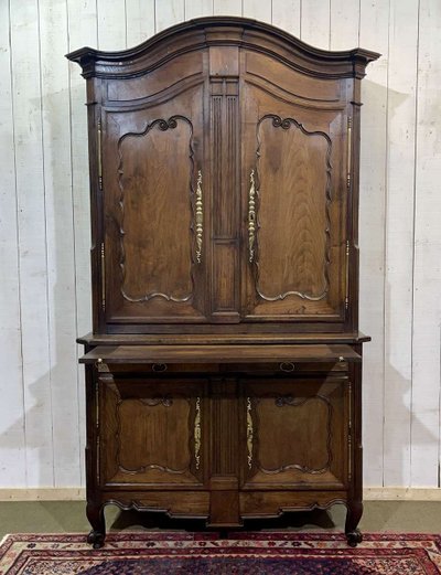 Credenza a due ante in rovere e castagno, lavorazione bretone della fine del XVIII secolo