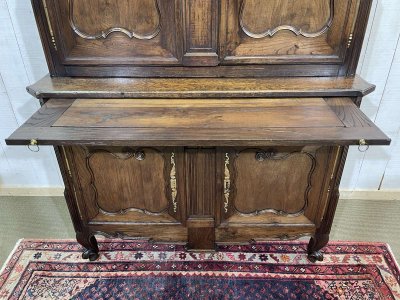 Credenza a due ante in rovere e castagno, lavorazione bretone della fine del XVIII secolo