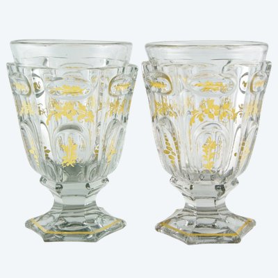 BACCARAT – Pair of molded and gilded crystal violet vase glasses, Louis-Philippe period