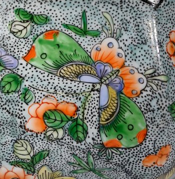 Bonbonnière en Porcelaine à décors de Papillons, Chine – Début XXe